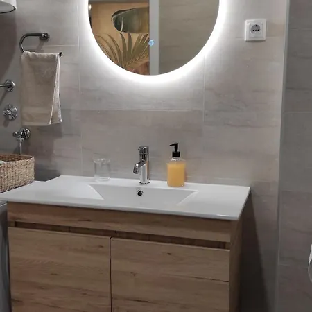 Lena 51 Apartment *